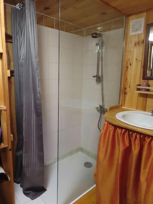Cosy Cabane Montbrun-Bocage Bagian luar foto