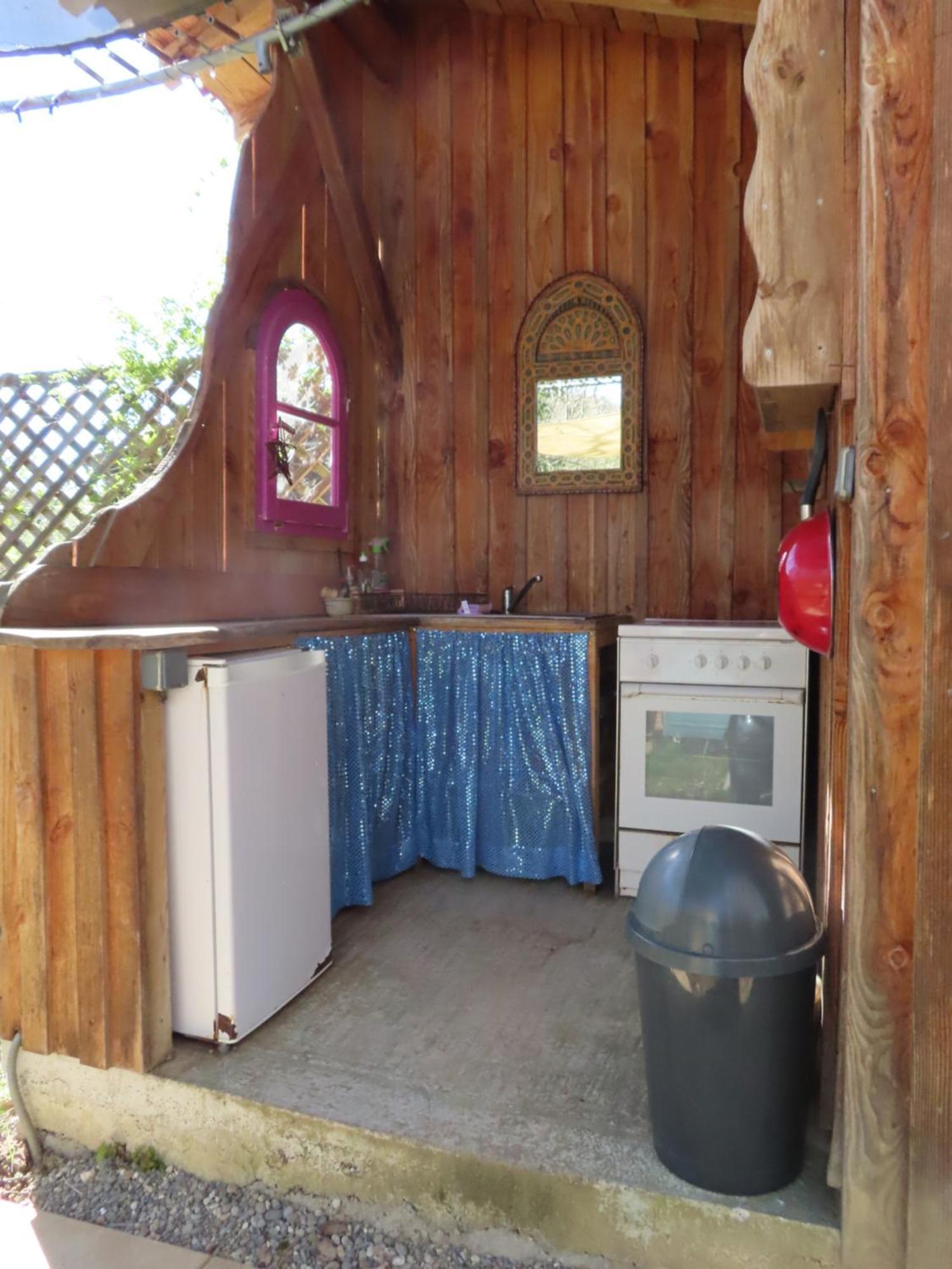 Cosy Cabane Montbrun-Bocage Bagian luar foto