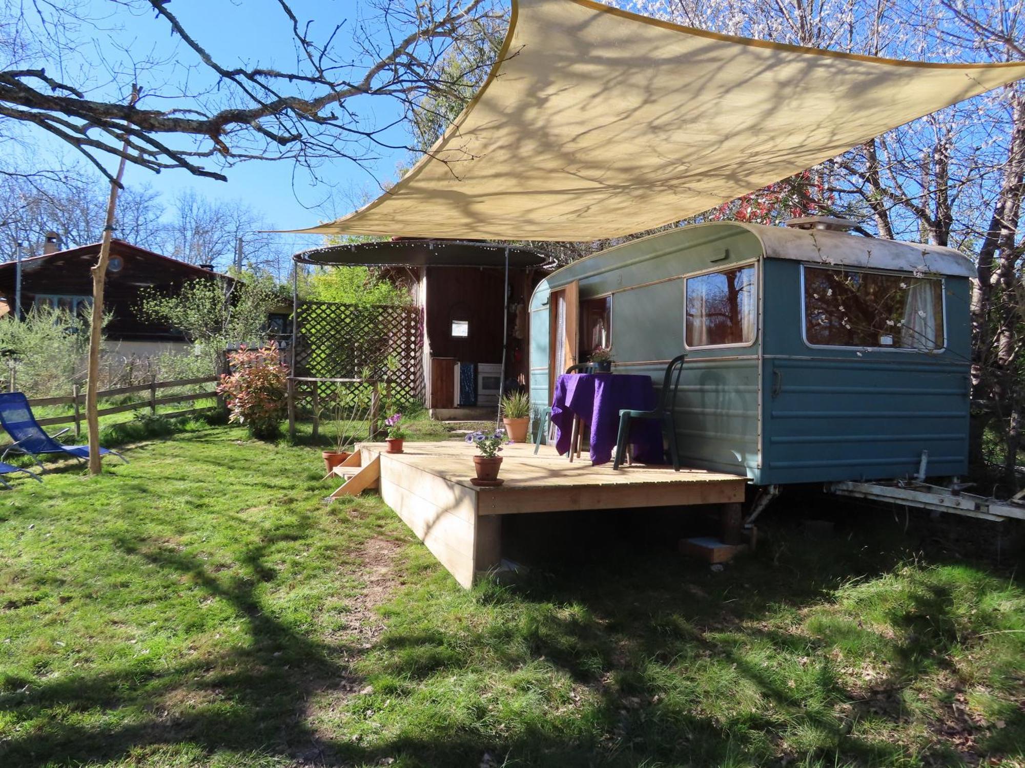 Cosy Cabane Montbrun-Bocage Bagian luar foto